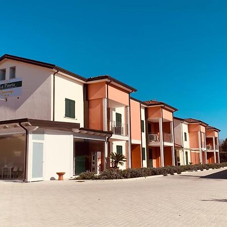 Rta La Pineta Aparthotel Sarzana Exterior photo
