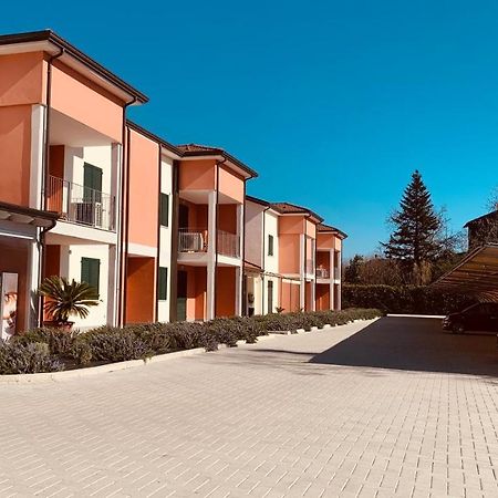 Rta La Pineta Aparthotel Sarzana Exterior photo