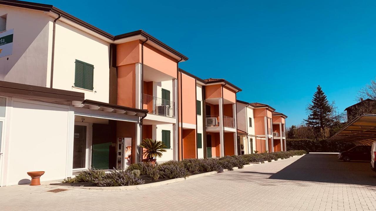 Rta La Pineta Aparthotel Sarzana Exterior photo
